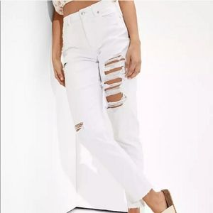 NEW American Eagle White Distressed Ripped Mom Jeans 8
